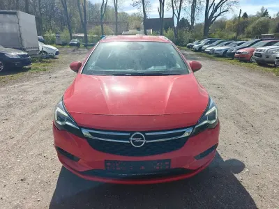 Gebraucht Opel Astra Dynamic 160 PS (117 kW) 2016 Rot Kombi