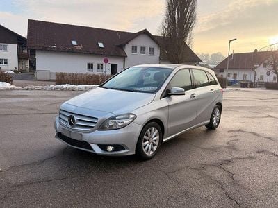 Gebraucht Mercedes B180 122 PS (89 kW) 2013 Silber Van / Kleinbus
