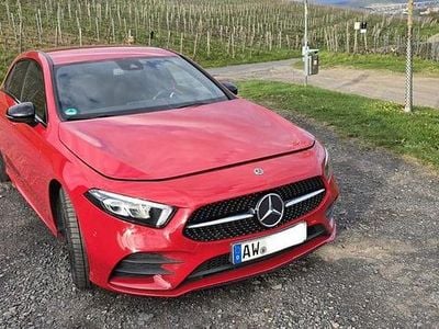 Second-hand Mercedes A180 AMG line 136 CP (100 kW) 2018 Roșu Berlinǎ