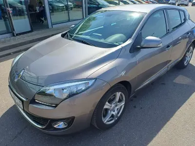Gebraucht Renault Mégane III 110 PS (80 kW) 2012 Silber Limousine