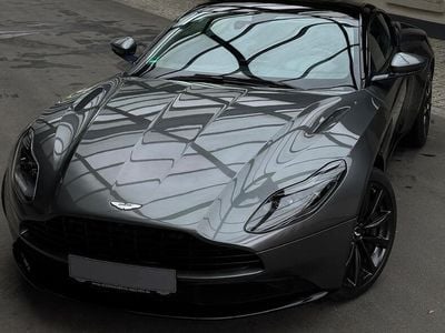 Aston Martin DB11