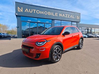 Gebraucht Fiat 600 La Prima 101 PS (74 kW) 2024 Rot SUV
