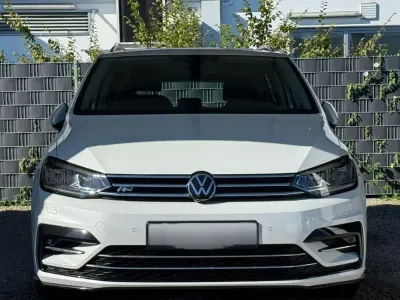 Gebraucht VW Touran R-line 150 PS (110 kW) 2023 Weiß metallic Van / Kleinbus