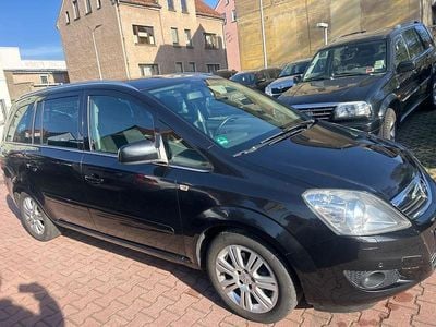 Usata Opel Zafira Family 140 CV (102 kW) 2013 Nero Monovolume