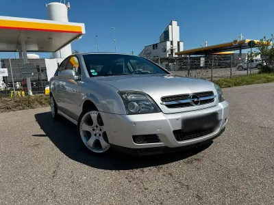 Usado Opel Vectra 156 HP (114 kW) 2003 Cinzento Sedan