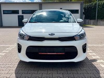 Usata Kia Rio DREAM-TEAM Edition 84 CV (61 kW) 2019 Bianco Utilitaria