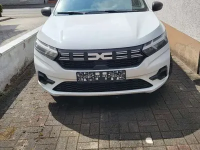 Gebraucht Dacia Sandero Essentiel 91 PS (66 kW) 2025 Kleinwagen