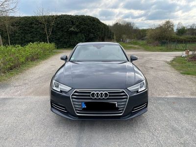 gebraucht Audi A4 2.0 TDI Automatik 8-fach bereift