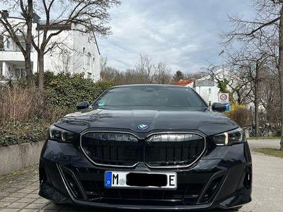 Usata BMW 550e Efficient Dynamics 489 CV (359 kW) 2025 Nero Berlina