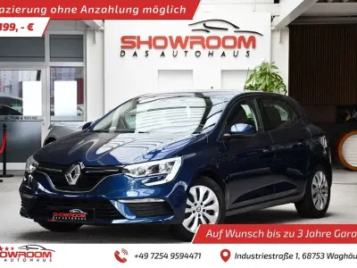 Gebraucht Renault Mégane IV Life 101 PS (74 kW) 2017 Blau Limousine