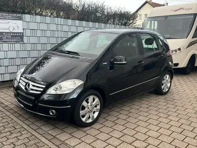 Używany Mercedes A180 Avantgarde 116 KM (85 kW) 2009 Czarny Sedan/Limuzyna