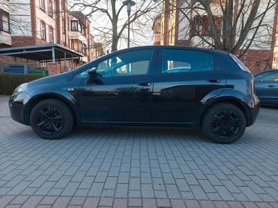 Gebraucht Fiat Punto 69 PS (50 kW) 2010 Schwarz Kleinwagen