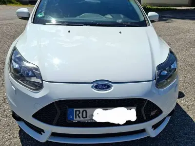 Gebraucht Ford Focus ST 250 PS (183 kW) 2014 Weiß Kombi
