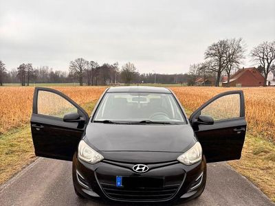Gebraucht Hyundai i20 Classic 86 PS (63 kW) 2012 Schwarz Kleinwagen