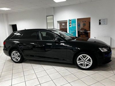 Używany Audi A4 Basis 150 KM (110 kW) 2018 Czarny Kombi