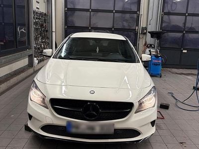 Gebraucht Mercedes CLA200 156 PS (114 kW) 2016 Weiß Coupé