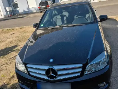 Gebraucht Mercedes C200 Avantgarde 184 PS (135 kW) 2010 Schwarz Limousine