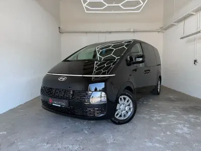 Gebraucht Hyundai Staria Trend 177 PS (130 kW) 2023 Schwarz Van / Kleinbus