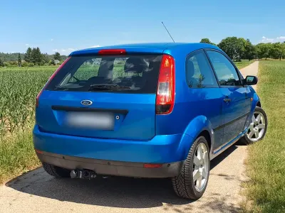 Gebraucht Ford Fiesta 69 PS (50 kW) 2004 Blau Kleinwagen