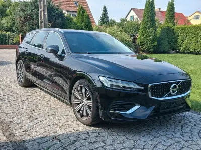 Gebraucht Volvo V60 Inscription 392 PS (288 kW) 2021 Schwarz Kombi