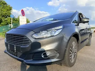 Używany Ford S-MAX Titanium 165 KM (121 kW) 2019 Szary Minivan