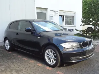 Gebraucht BMW 116 122 PS (89 kW) 2010 Schwarz Kleinwagen