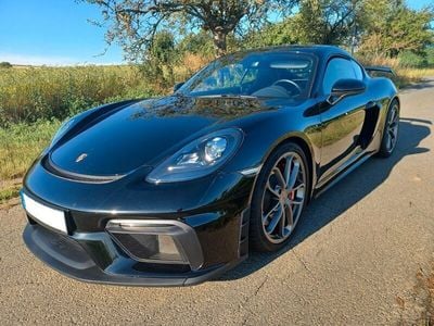 Porsche Cayman GT4