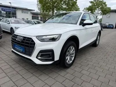 Używany Audi Q5 Basis 204 KM (150 kW) 2022 Biały SUV