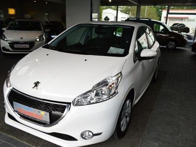 Gebraucht Peugeot 208 Active 92 PS (67 kW) 2014 Weiß Kleinwagen