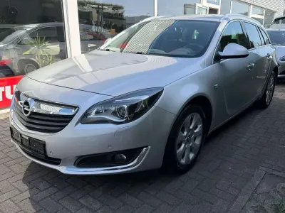Gebraucht Opel Insignia Innovation 140 PS (102 kW) 2015 Argonsilber/sovereign/switchbl Kombi