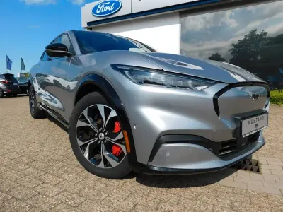 Gebraucht Ford Mustang Mach-E Premium 258 kW (351 PS) 2022 Silber SUV