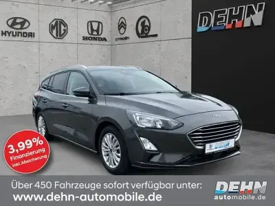 Gebraucht Ford Focus Titanium 125 PS (91 kW) 2020 Grau Kombi