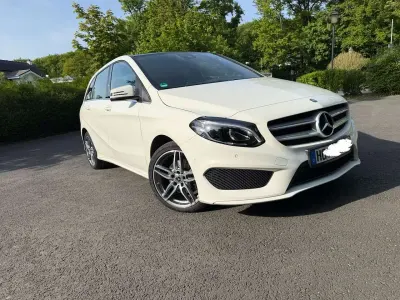 Gebraucht Mercedes B200 AMG line 156 PS (114 kW) 2016 Weiß Kleinwagen