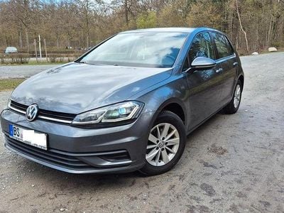 Gebraucht VW Golf VII 86 PS (63 kW) 2018 Grau Limousine