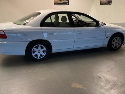Weiß Gebraucht 2000 Opel Omega Limousine | 2.300 € (Etwas zu teuer)