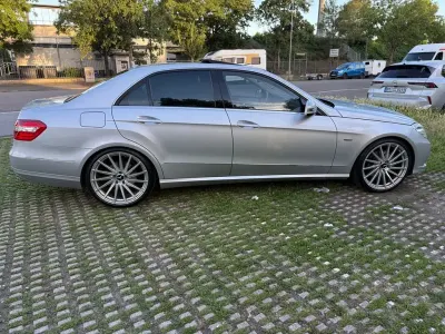 Gebraucht Mercedes E350 231 PS (169 kW) 2009 Silber Limousine
