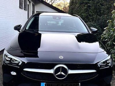Gebraucht Mercedes CLA250e Shooting Brake 218 PS (160 kW) 2022 Schwarz Kombi