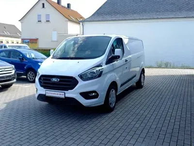 Käytetty Ford Transit Custom Trend 131 HP (96 kW) 2024 Valkoinen Sedan
