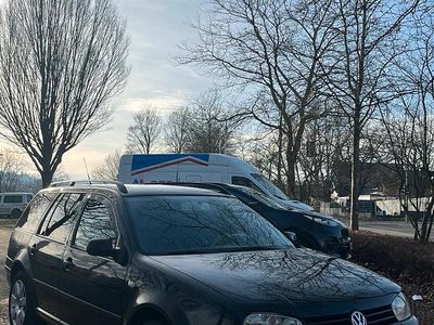 Schwarz Gebraucht 2002 VW Golf IV Kombi | 2.150 € (Fairer Preis)