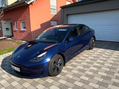 Usado Tesla Model 3 366 kW (498 HP) 2022 Azul Sedan