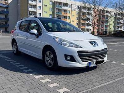 Gebraucht Peugeot 207 Filou 95 PS (69 kW) 2011 Weiß Kombi
