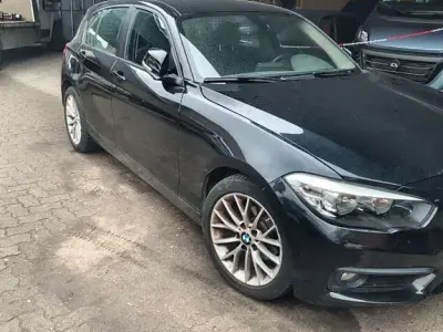 Gebraucht BMW 318 Advantage 136 PS (100 kW) 2017 Schwarz Limousine