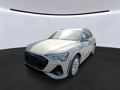 Używany Audi e-tron Exclusive 369 kW (503 KM) 2023 Beżowy SUV
