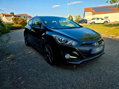 Gebraucht Hyundai i30 90 PS (66 kW) 2013 Schwarz Coupé