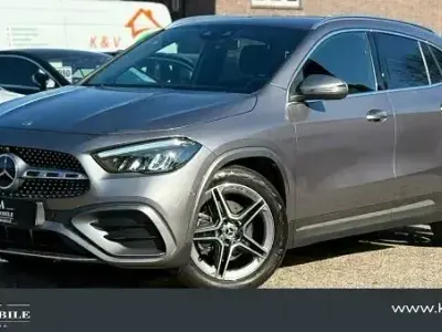Gebraucht Mercedes GLA220 AMG 204 PS (150 kW) 2024 Grau SUV