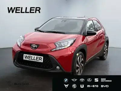 Gebraucht Toyota Aygo X Team 72 PS (52 kW) 2025 Rot SUV