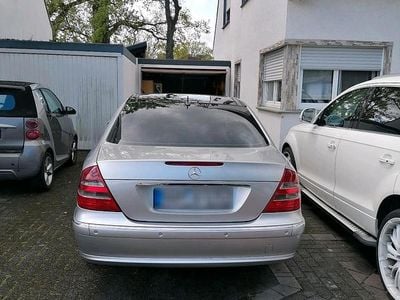 Second-hand Mercedes E320 Avantgarde 224 CP (164 kW) 2005 Argintiu Berlinǎ