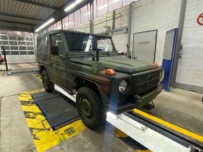 Gebraucht Mercedes G250 131 PS (96 kW) 1990 Grün SUV