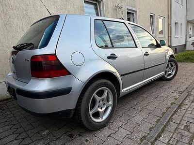 Usata VW Golf IV 101 CV (74 kW) 2002 Argento Utilitaria
