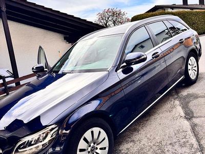 Gebraucht Mercedes C220 194 PS (142 kW) 2019 Blau Kombi